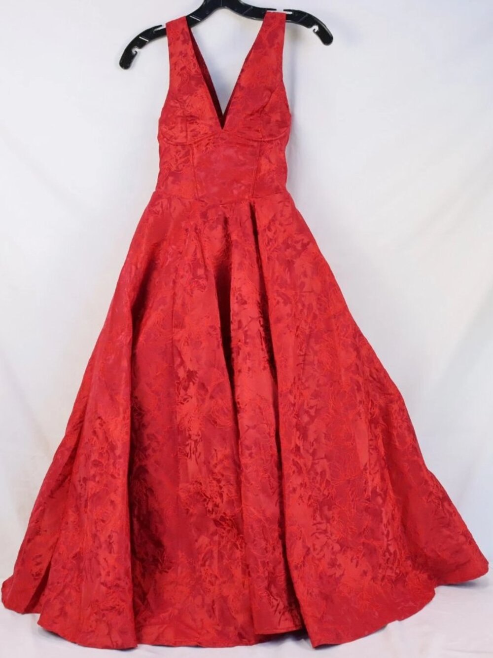Queenia Q25 Formal V-neck Halter Romantic Ball Gown in Red Jacquard Satin Prom